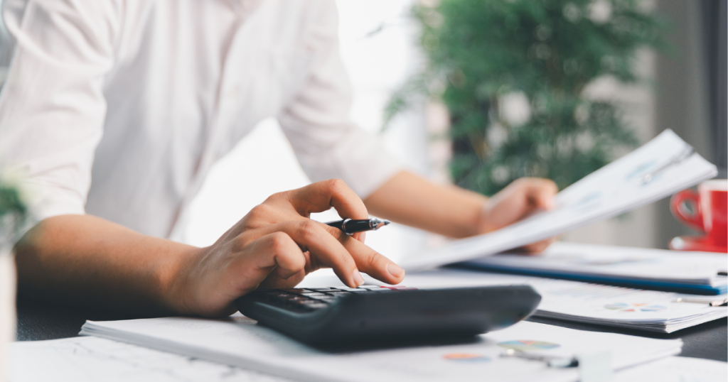 Panel de gestión de Soft4Care con funciones para centros asistenciales: residentes, personal, facturación, informes y comunicación interna.